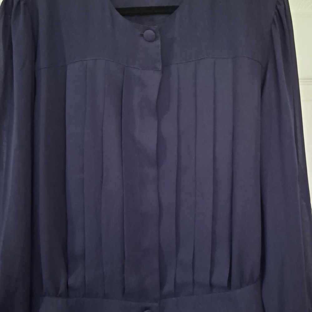 Chaus Dark Navy Pleated Front Button Blouse Size 16 - Picture 2 of 10